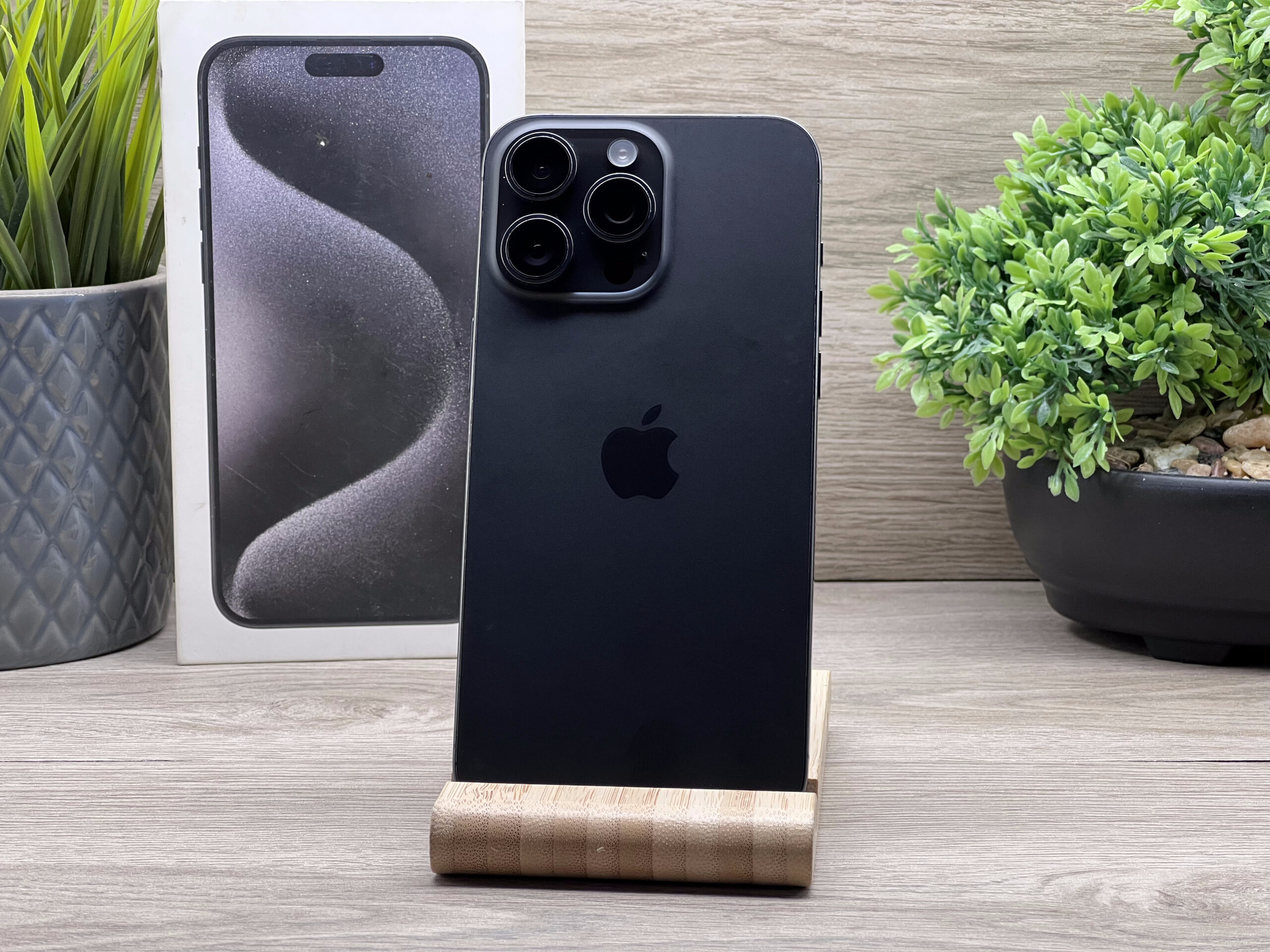 iPhone 15 Pro Max Black Titanium 256GB 2 ÉV Garanciával 91%