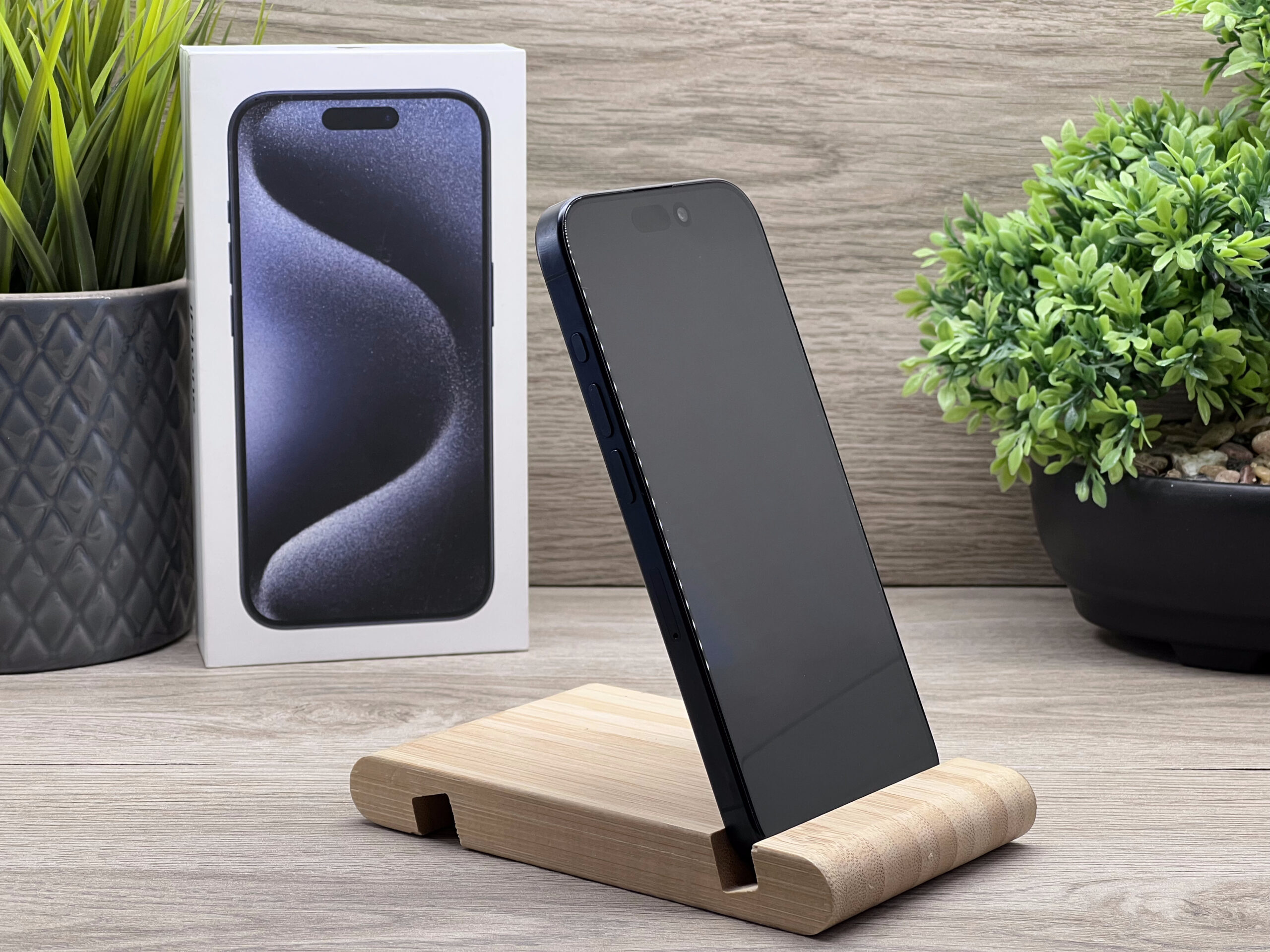 Hibátlan iPhone 15 Pro Blue Titanium 128GB 2 ÉV Garanciával 92%