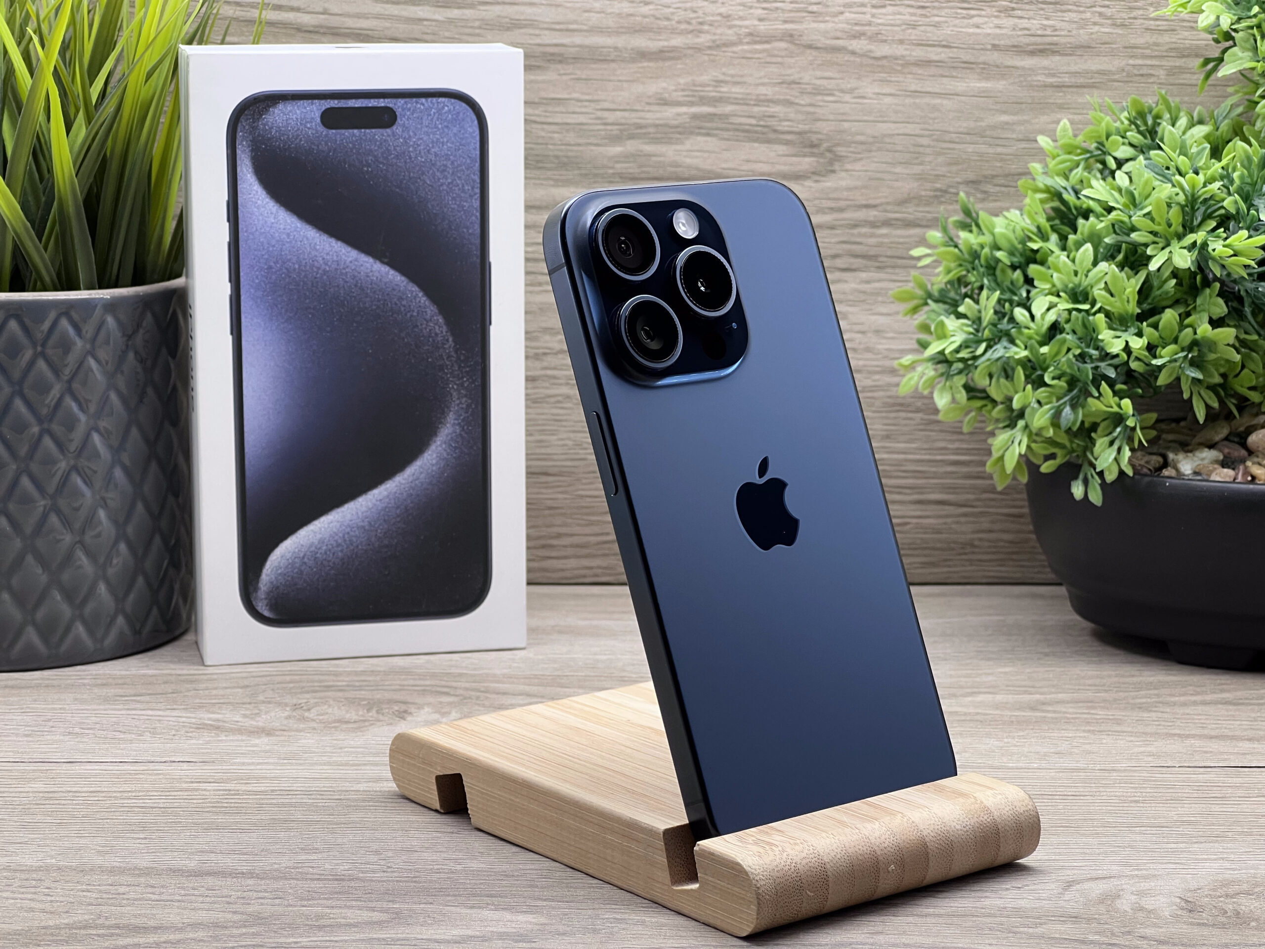 Hibátlan iPhone 15 Pro Blue Titanium 128GB 2 ÉV Garanciával 92%