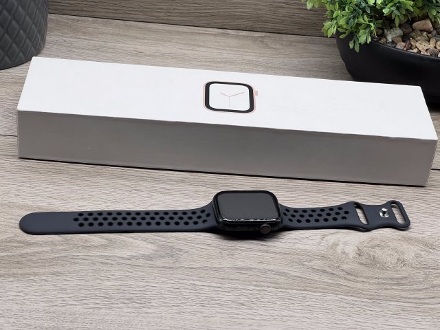 Apple Watch  S7 Green 45mm 2 ÉV Garanciával