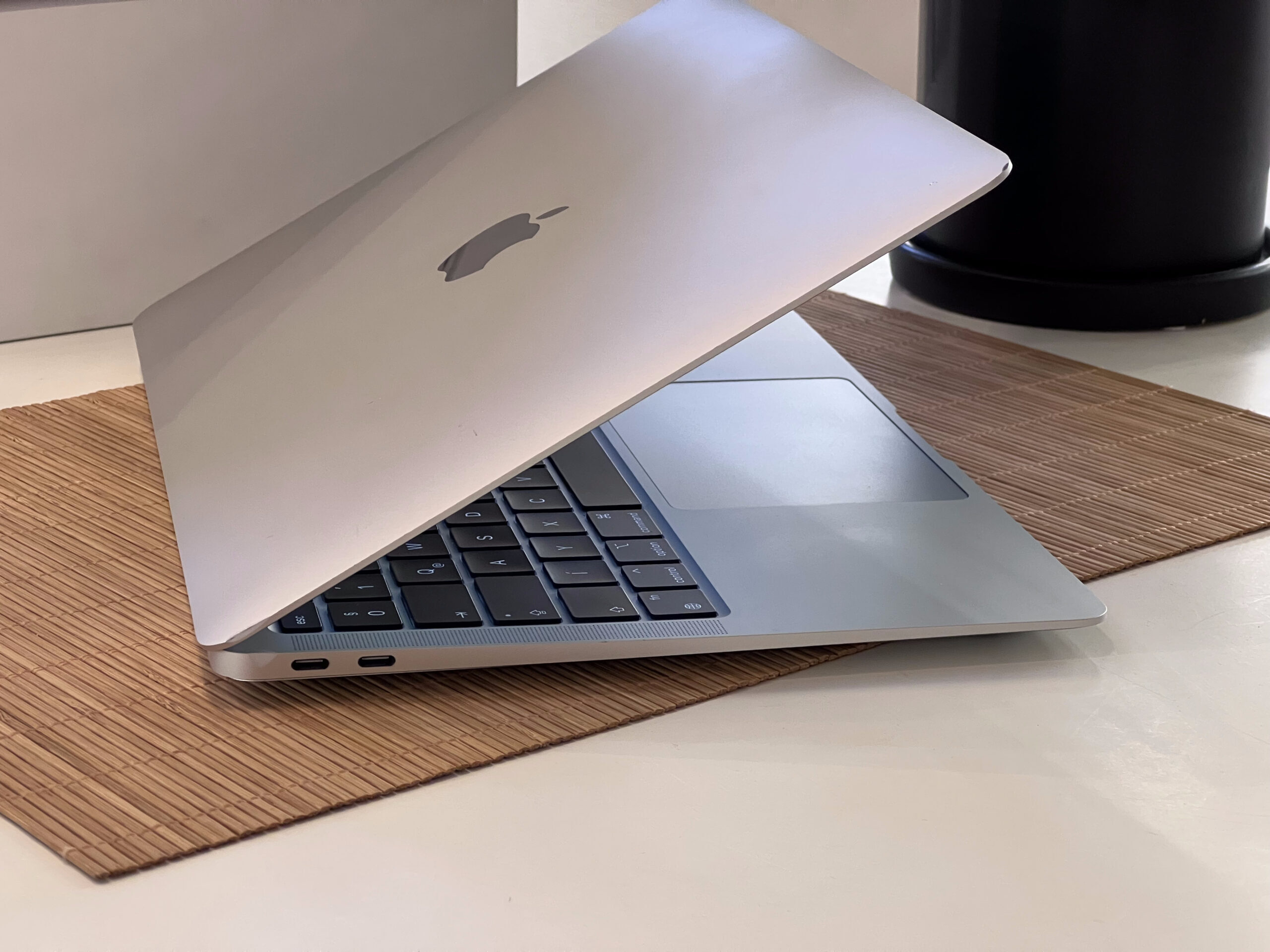 MacBook Air 2020 M1 13” 256GB 8GB 2 ÉV Garanciával