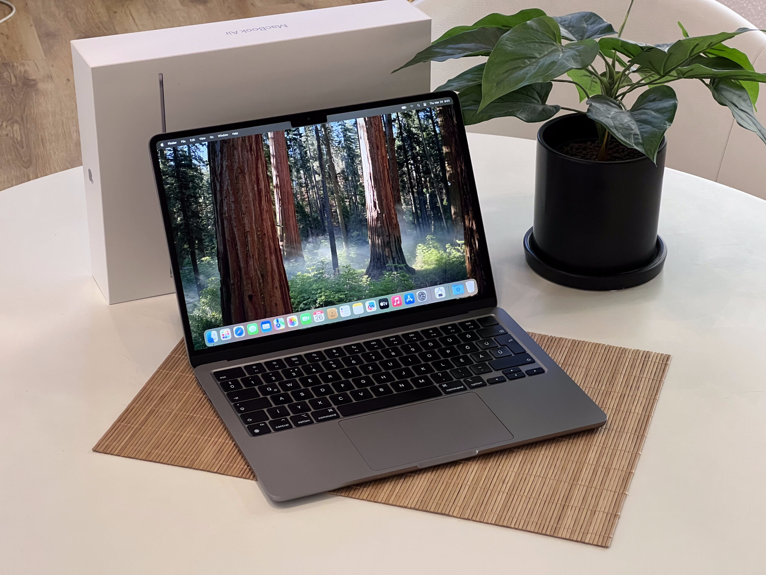 Hibátlan MacBook Air 2022 M2 13” 256GB 8GB 2 ÉV Garanciával
