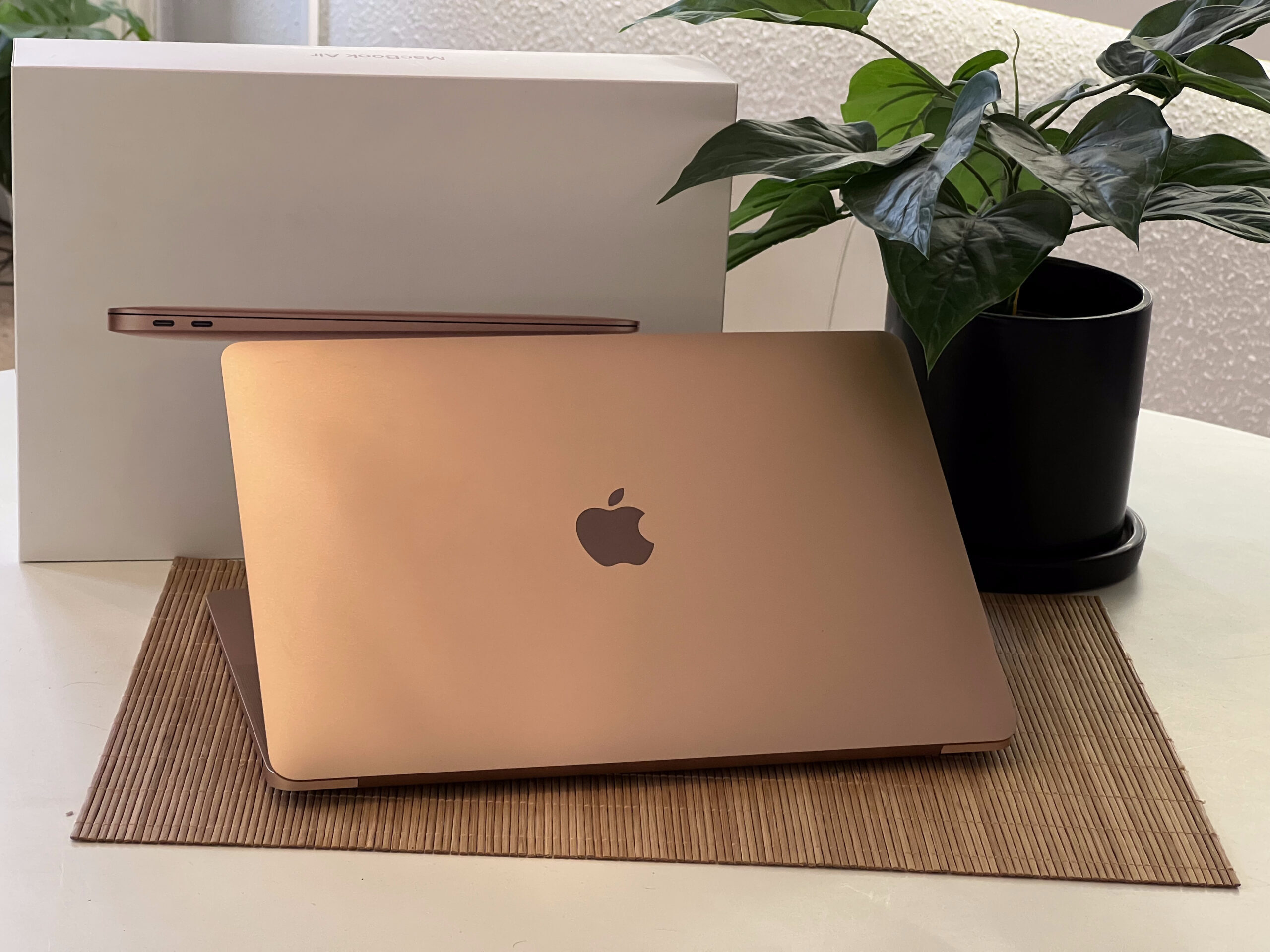MacBook Air 2018 i5 13”128GB 8GB 2 ÉV Garanciával 90%