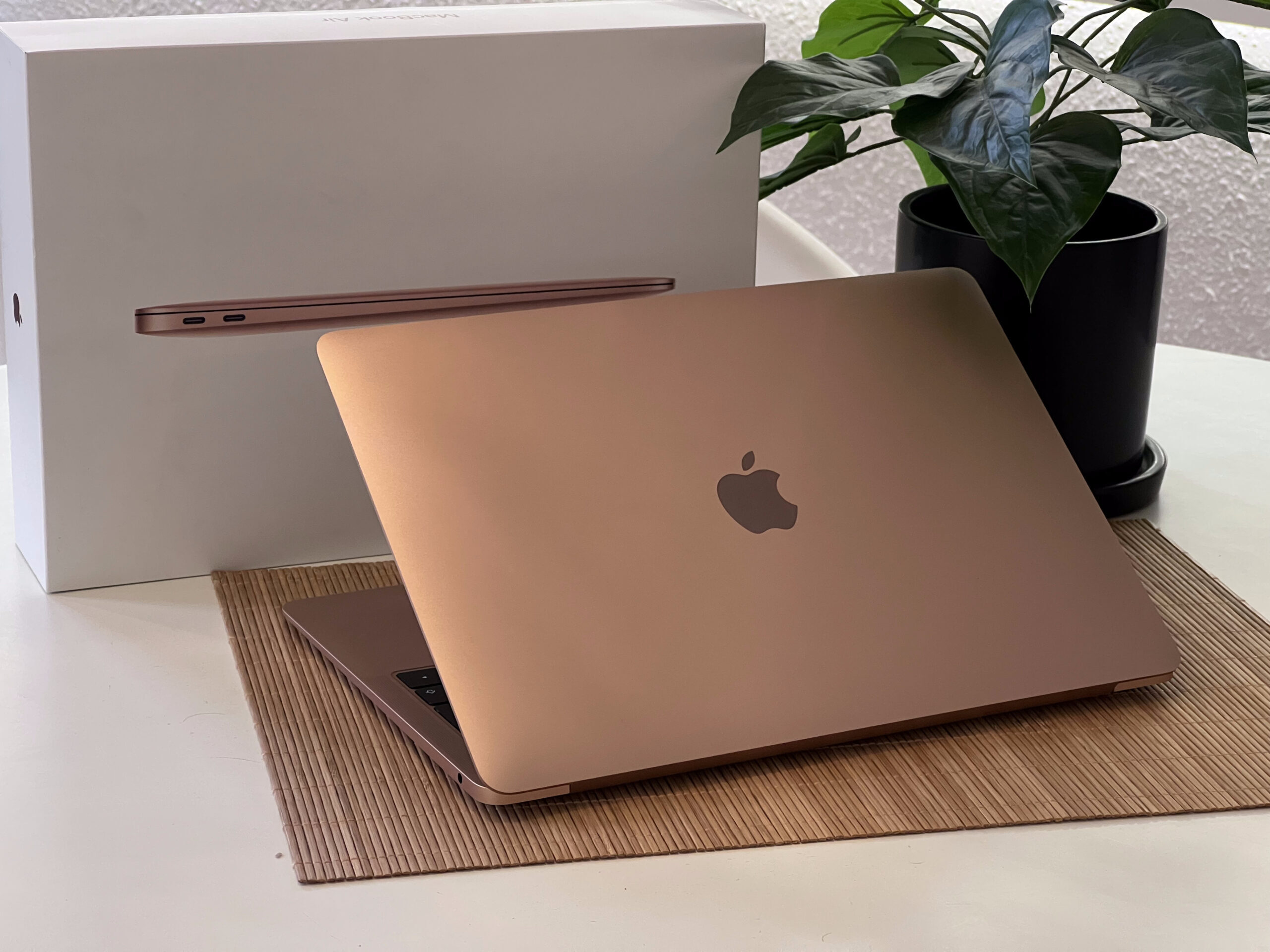 MacBook Air 2018 i5 13”128GB 8GB 2 ÉV Garanciával 90%