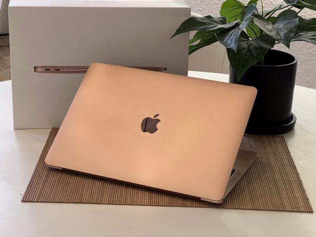 MacBook Air 2018 i5 13”128GB 8GB 2 ÉV Garanciával 90%