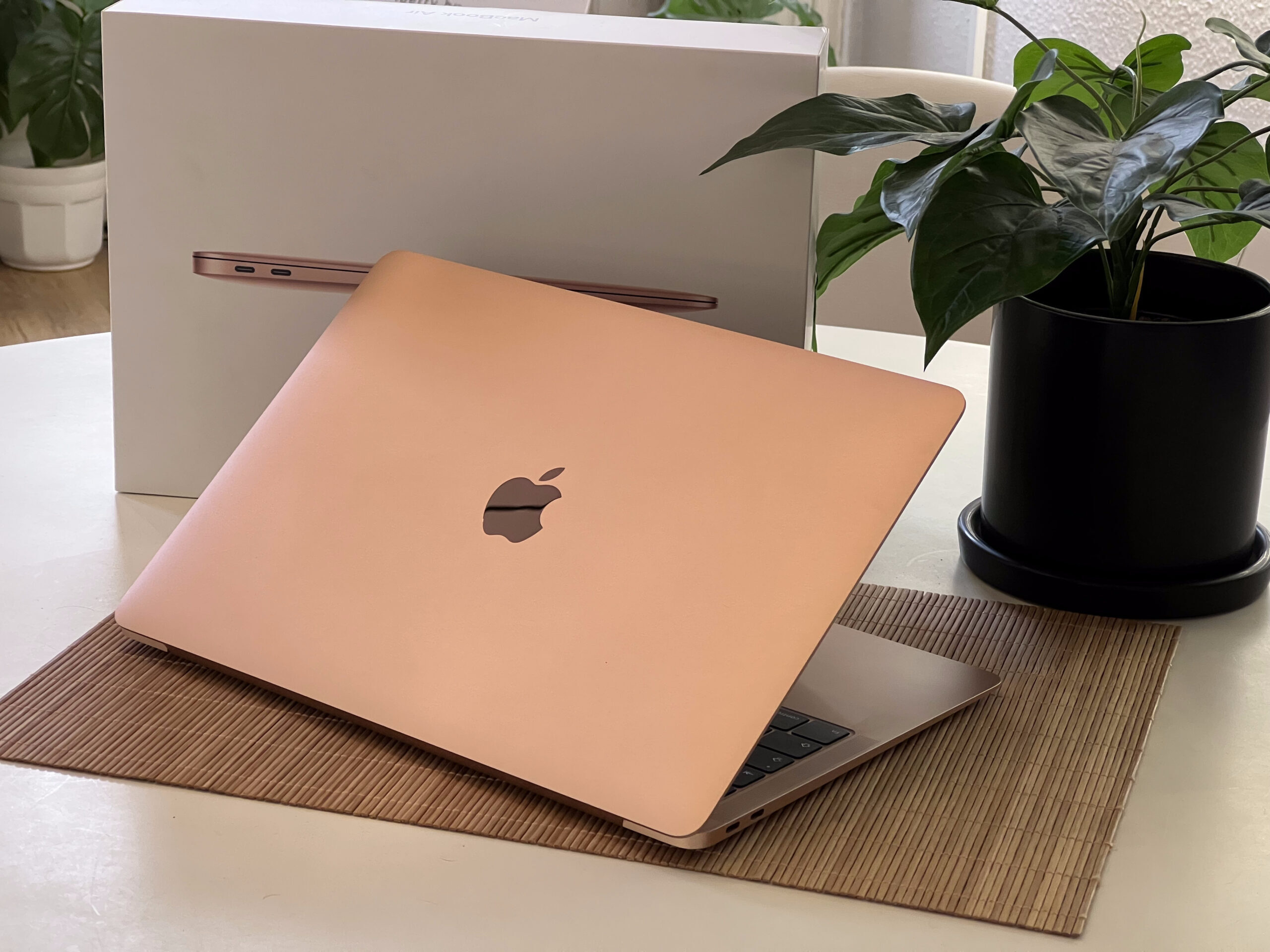 MacBook Air 2018 i5 13”128GB 8GB 2 ÉV Garanciával 90%