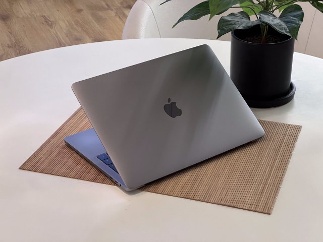 MacBook Pro 2017 i5 13”256GB 8GB  2 ÉV Garanciával