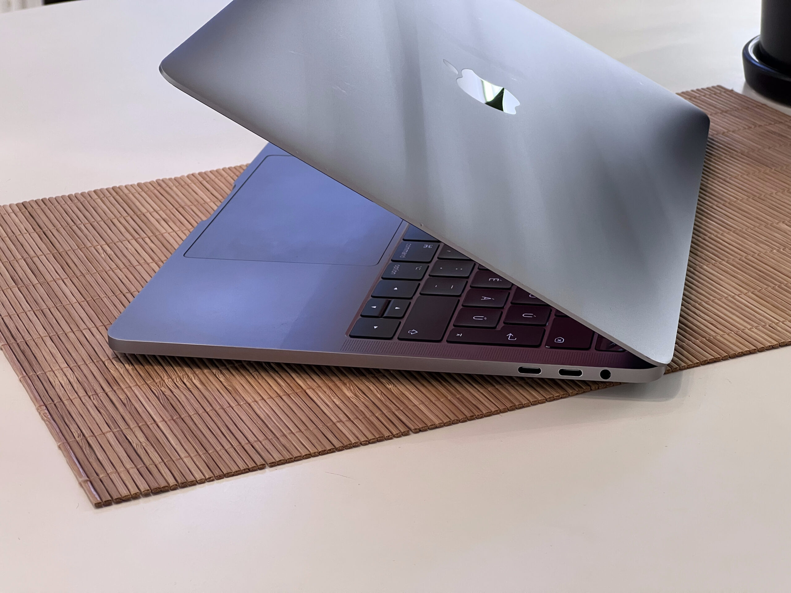 MacBook Pro 2017 i5 13”256GB 8GB  2 ÉV Garanciával