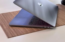 MacBook Pro 2017 i5 13”256GB 8GB  2 ÉV Garanciával