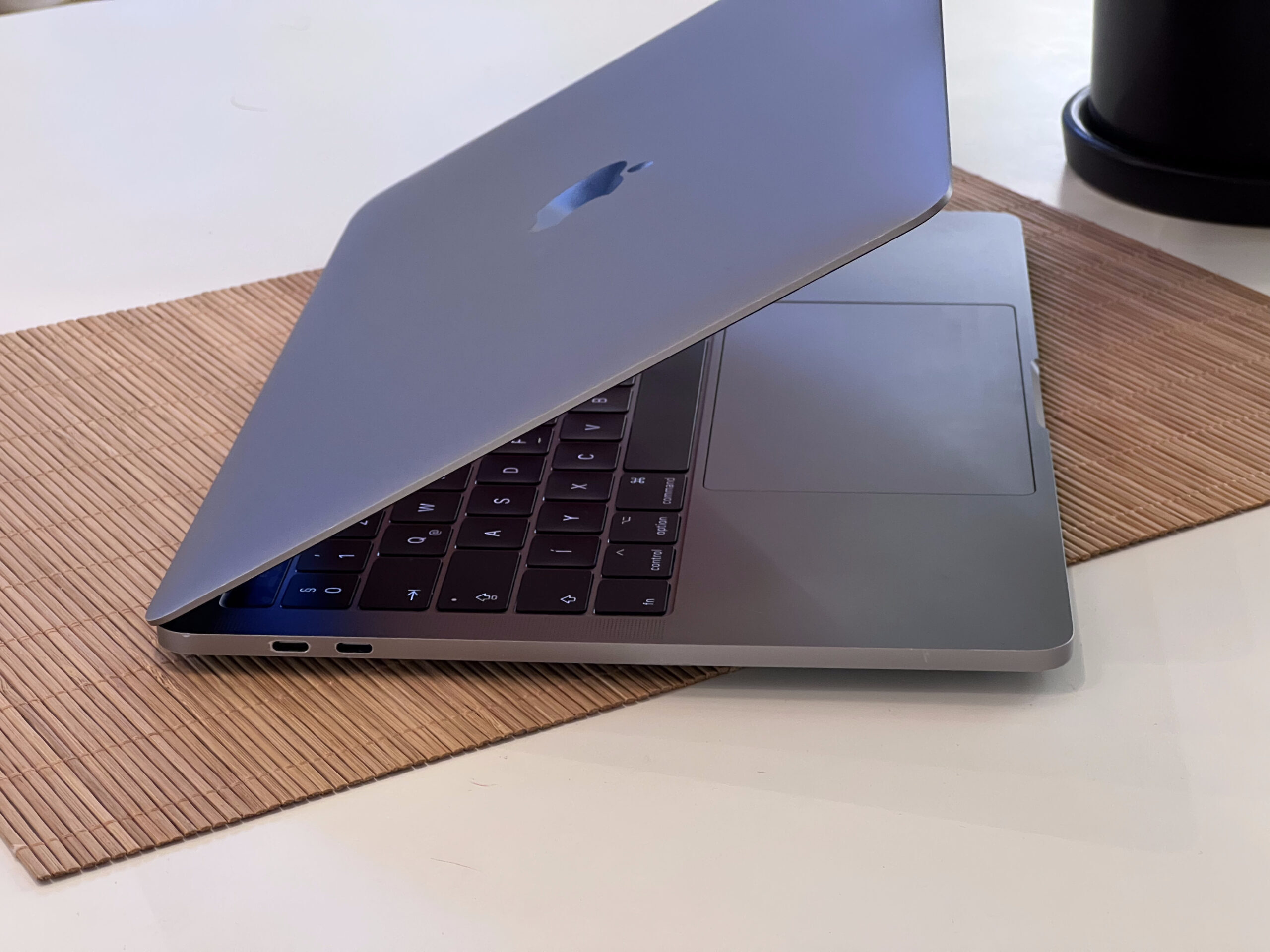 MacBook Pro 2017 i5 13”256GB 8GB  2 ÉV Garanciával