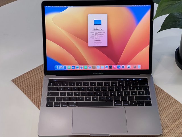 MacBook Pro 2017 i5 13”256GB 8GB  2 ÉV Garanciával
