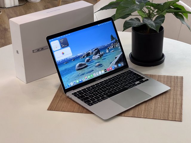 MacBook Air 2020 M1 13” 256GB 8GB 2 ÉV Garanciával 91%