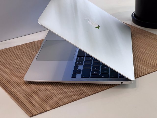 MacBook Air 2020 M1 13” 256GB 8GB 2 ÉV Garanciával 91%