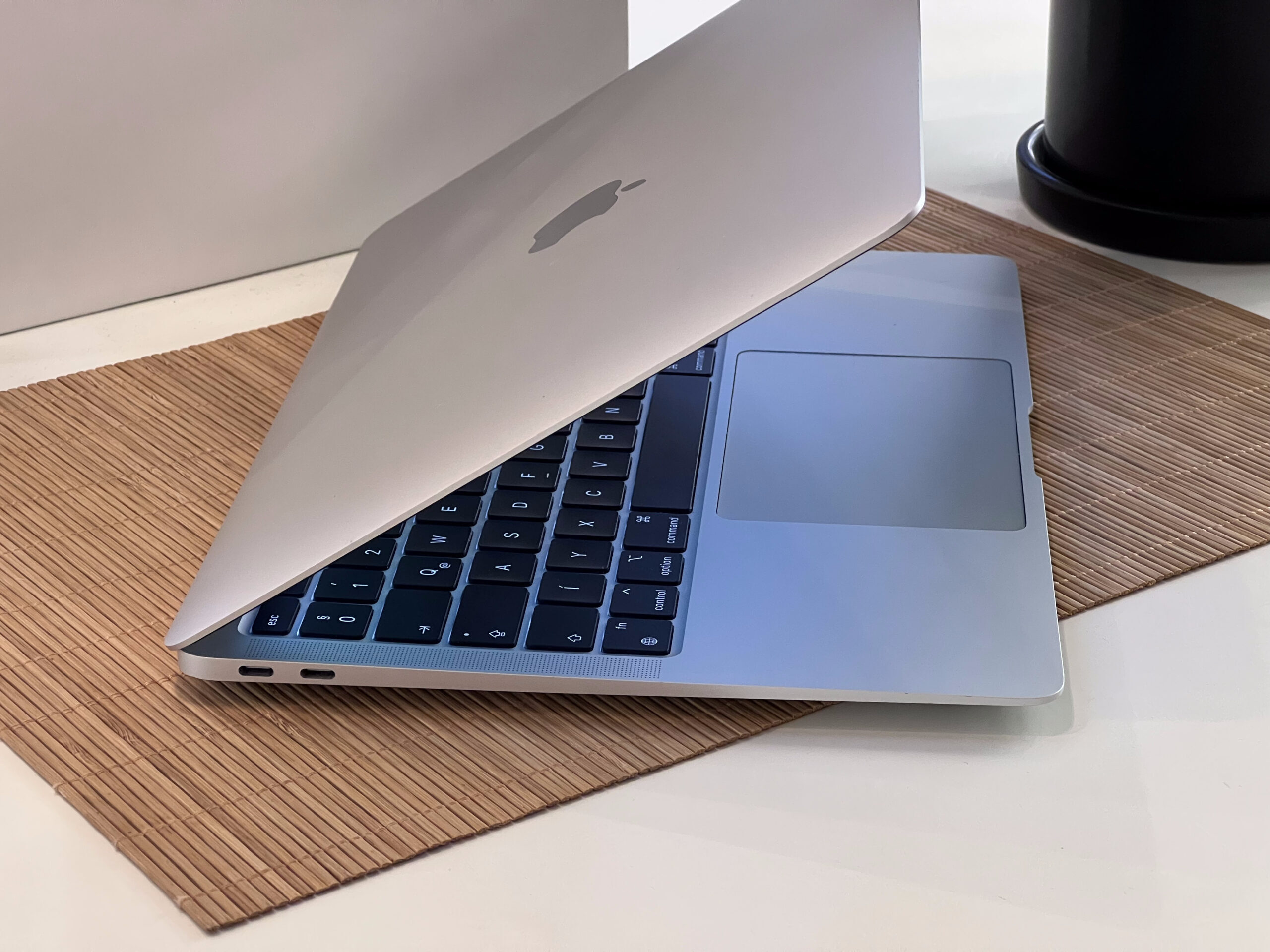 MacBook Air 2020 M1 13” 256GB 8GB 2 ÉV Garanciával 91%