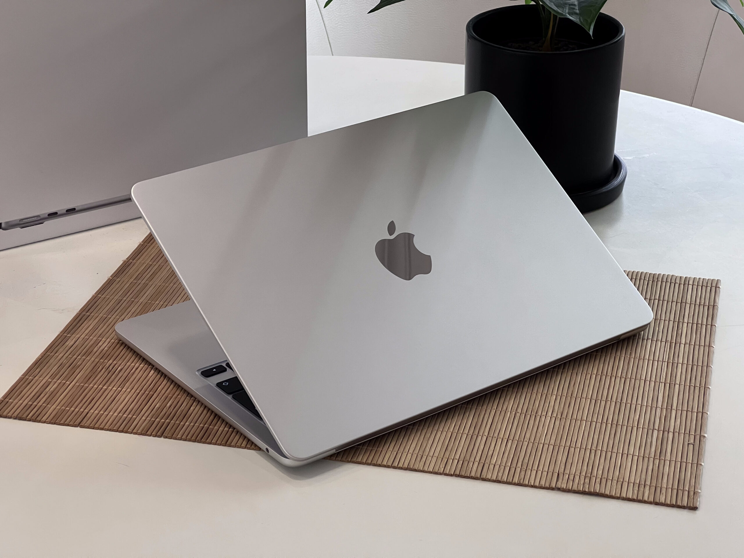 MacBook Air 2022 M2 13” 256GB 8GB 2 ÉV Garanciával