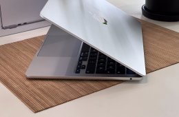 MacBook Air 2022 M2 13” 256GB 8GB 2 ÉV Garanciával