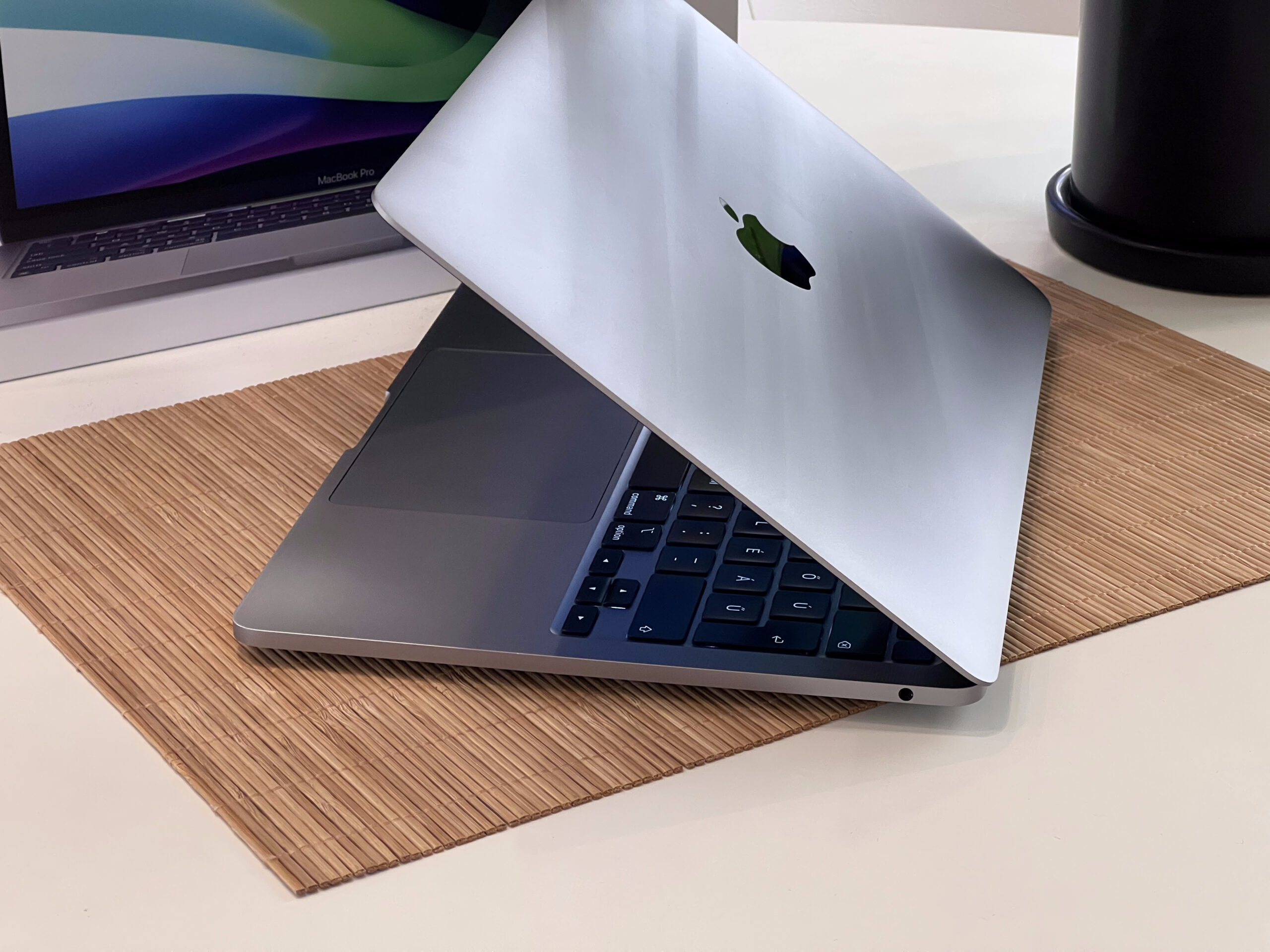 Hibátlan MacBook Pro 2020 M1 13” 256GB 8GB 2 ÉV Garanciával