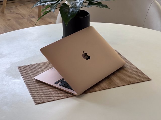 Hibátlan MacBook Air 2020 M1 13” 512GB 8GB 2 ÉV Garanciával