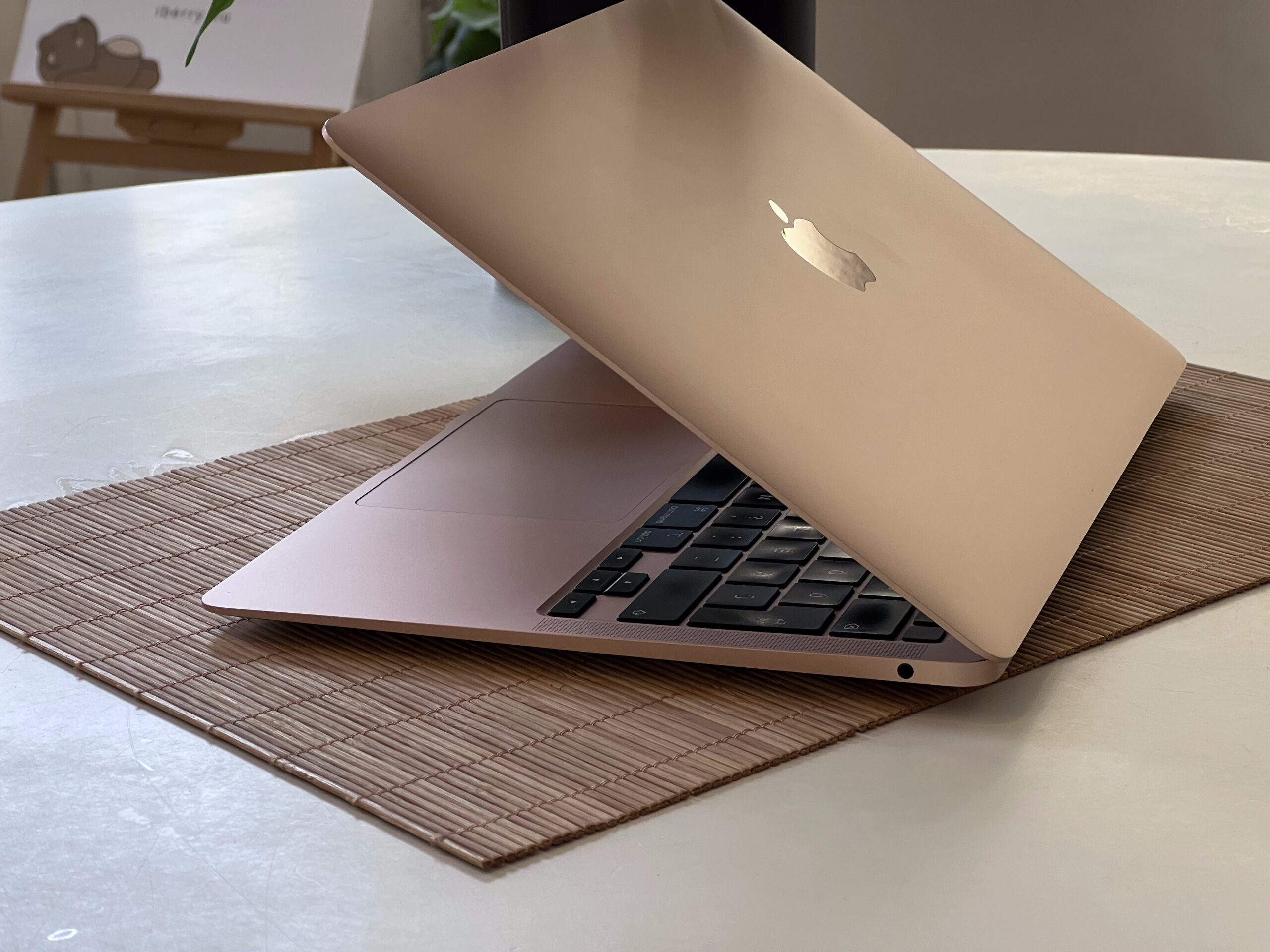 Hibátlan MacBook Air 2020 M1 13” 512GB 8GB 2 ÉV Garanciával