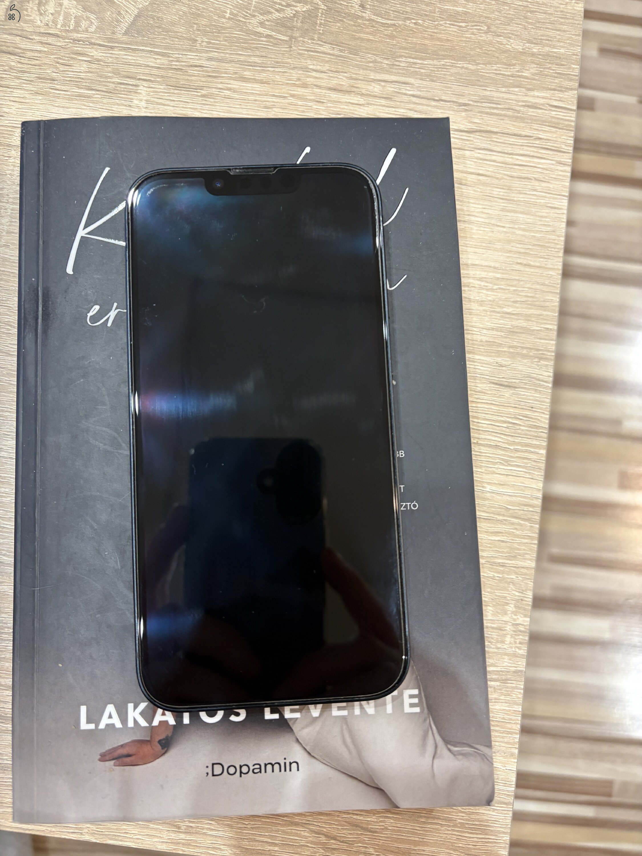 Eladó hibátlan állapotú Iphone 14 128 gb-os telefon 100 %-os akkumulátorral, magánszemélytől