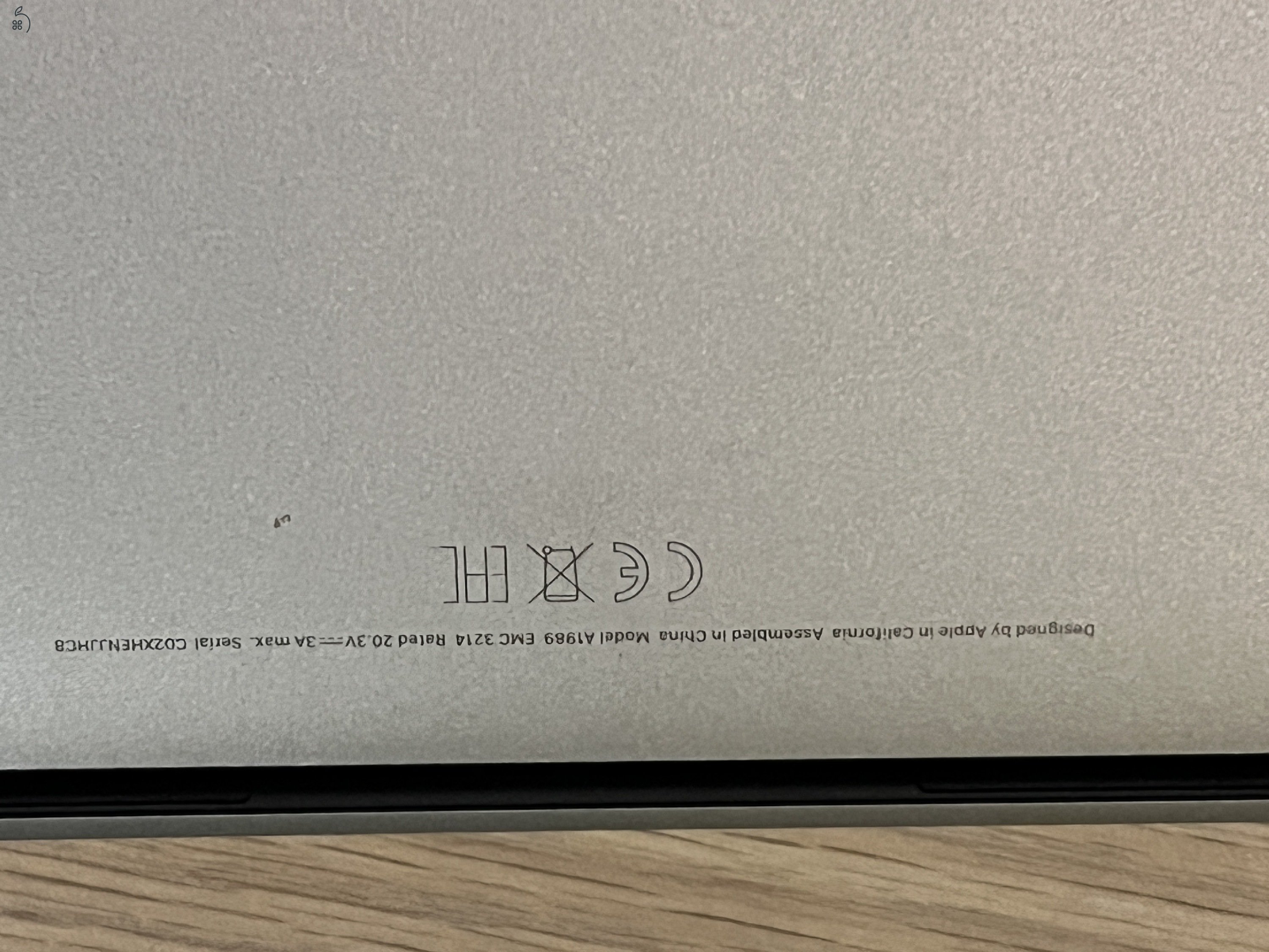 Apple MacBook Pro A1898 TouchBar