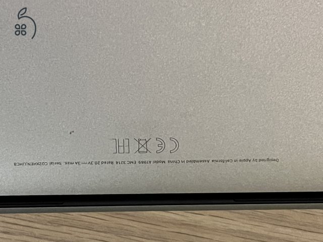 Apple MacBook Pro A1898 TouchBar