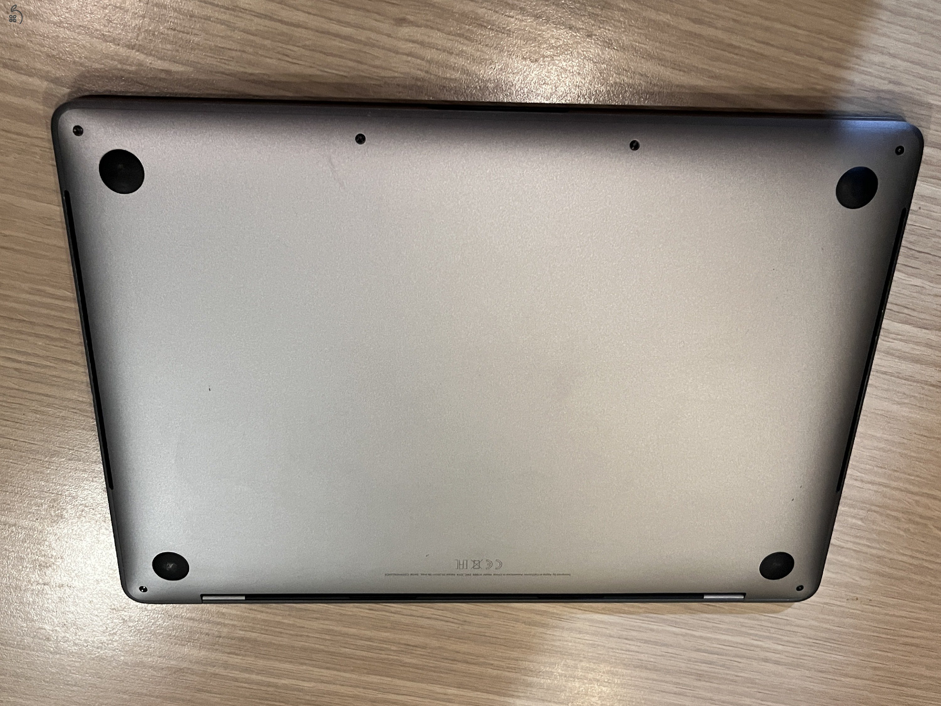 Apple MacBook Pro A1898 TouchBar