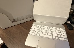 Apple Magic Keyboard iPad Pro M4 13