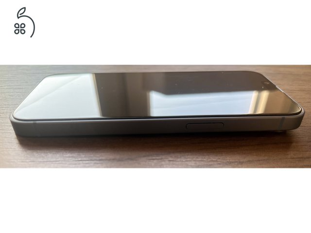 Apple iPhone 14 (világoskék), 128 GByte tárhellyel, ajándék üvegfóliával