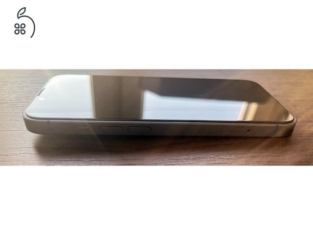 Apple iPhone 14 (világoskék), 128 GByte tárhellyel, ajándék üvegfóliával