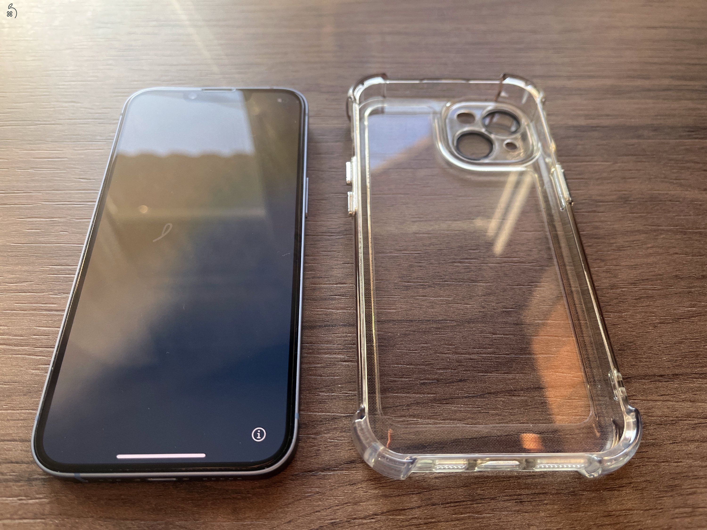 Apple iPhone 14 (világoskék), 128 GByte tárhellyel, ajándék üvegfóliával