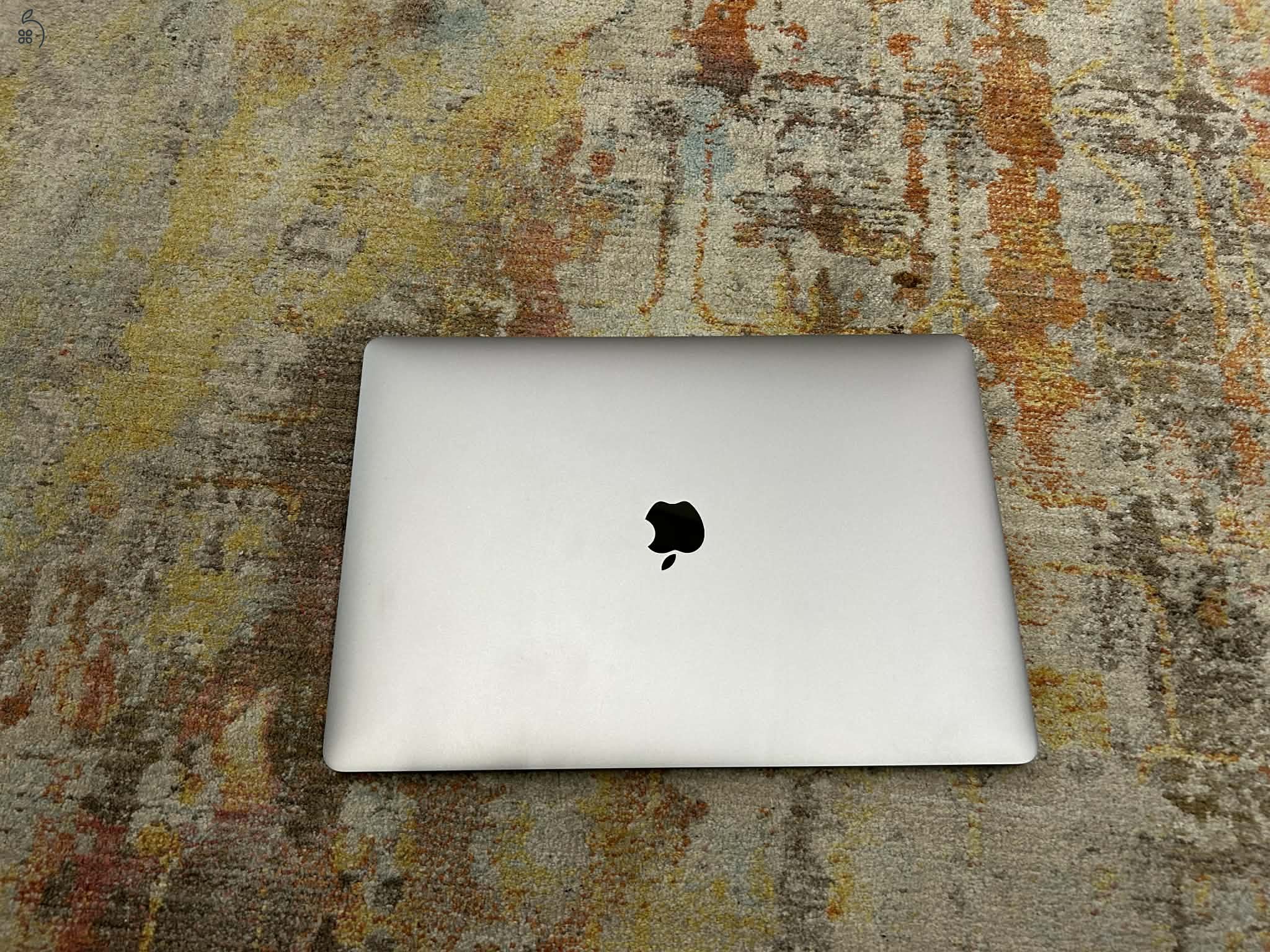 MacBook Pro Retina Touch Bar