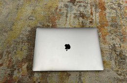 MacBook Pro Retina Touch Bar
