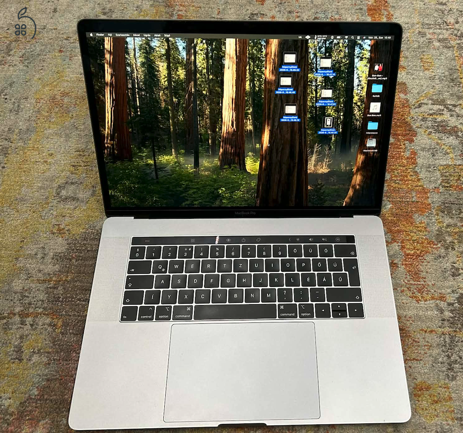 MacBook Pro Retina Touch Bar