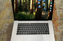 MacBook Pro Retina Touch Bar