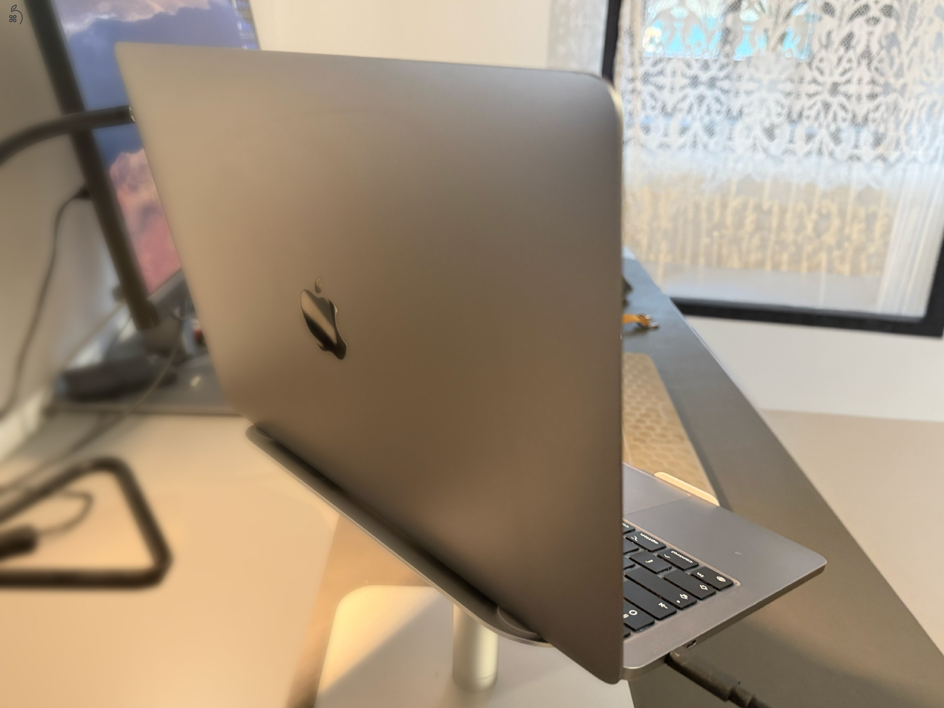 MacBook Pro 13” M1 (2020) – 16 GB RAM / 512 GB SSD – jó állapot