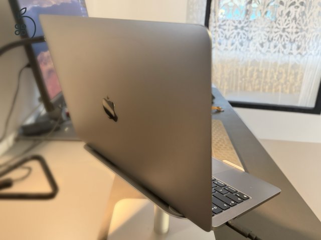 MacBook Pro 13” M1 (2020) – 16 GB RAM / 512 GB SSD – jó állapot