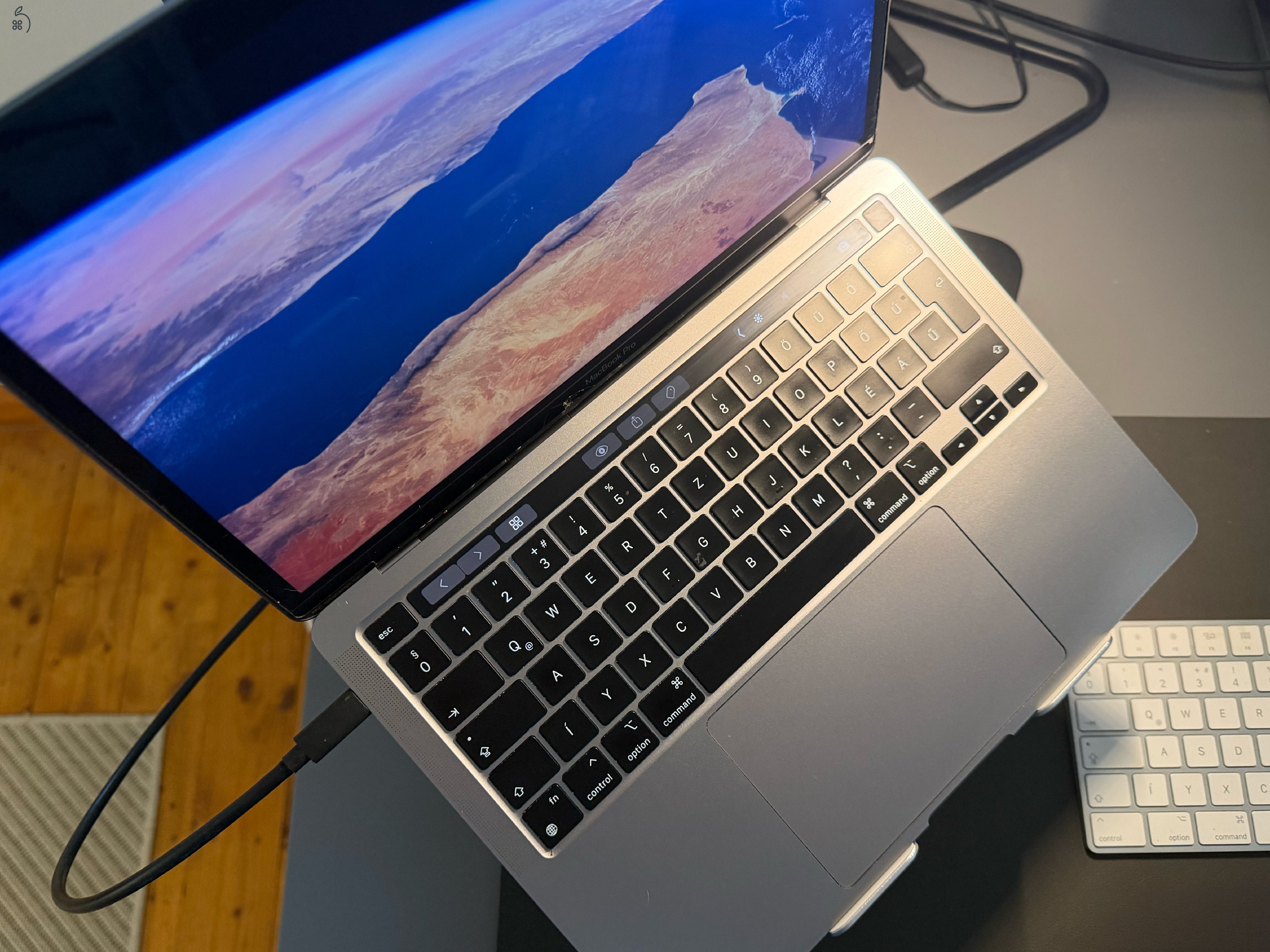 MacBook Pro 13” M1 (2020) – 16 GB RAM / 512 GB SSD – jó állapot