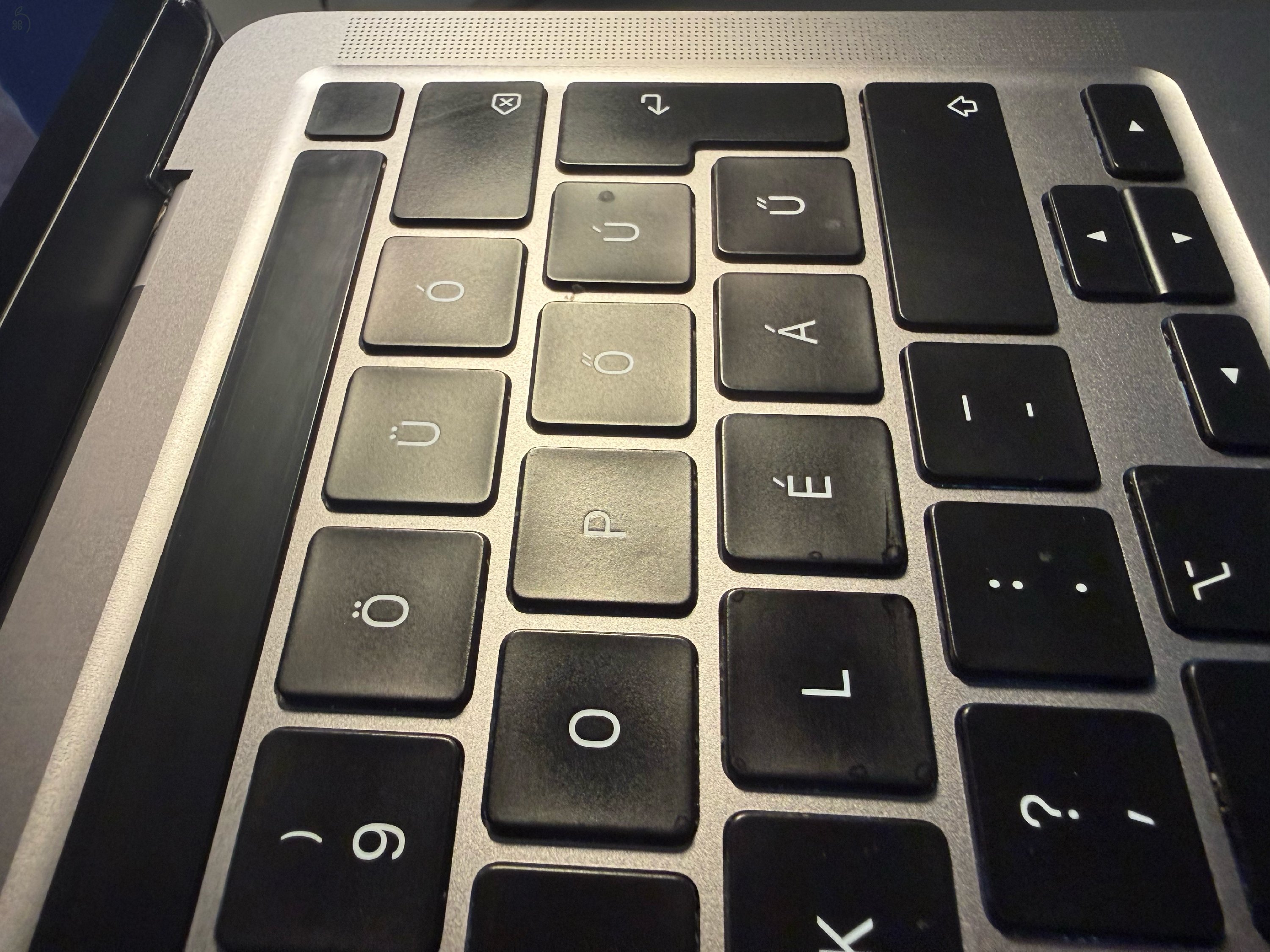 MacBook Pro 13” M1 (2020) – 16 GB RAM / 512 GB SSD – jó állapot