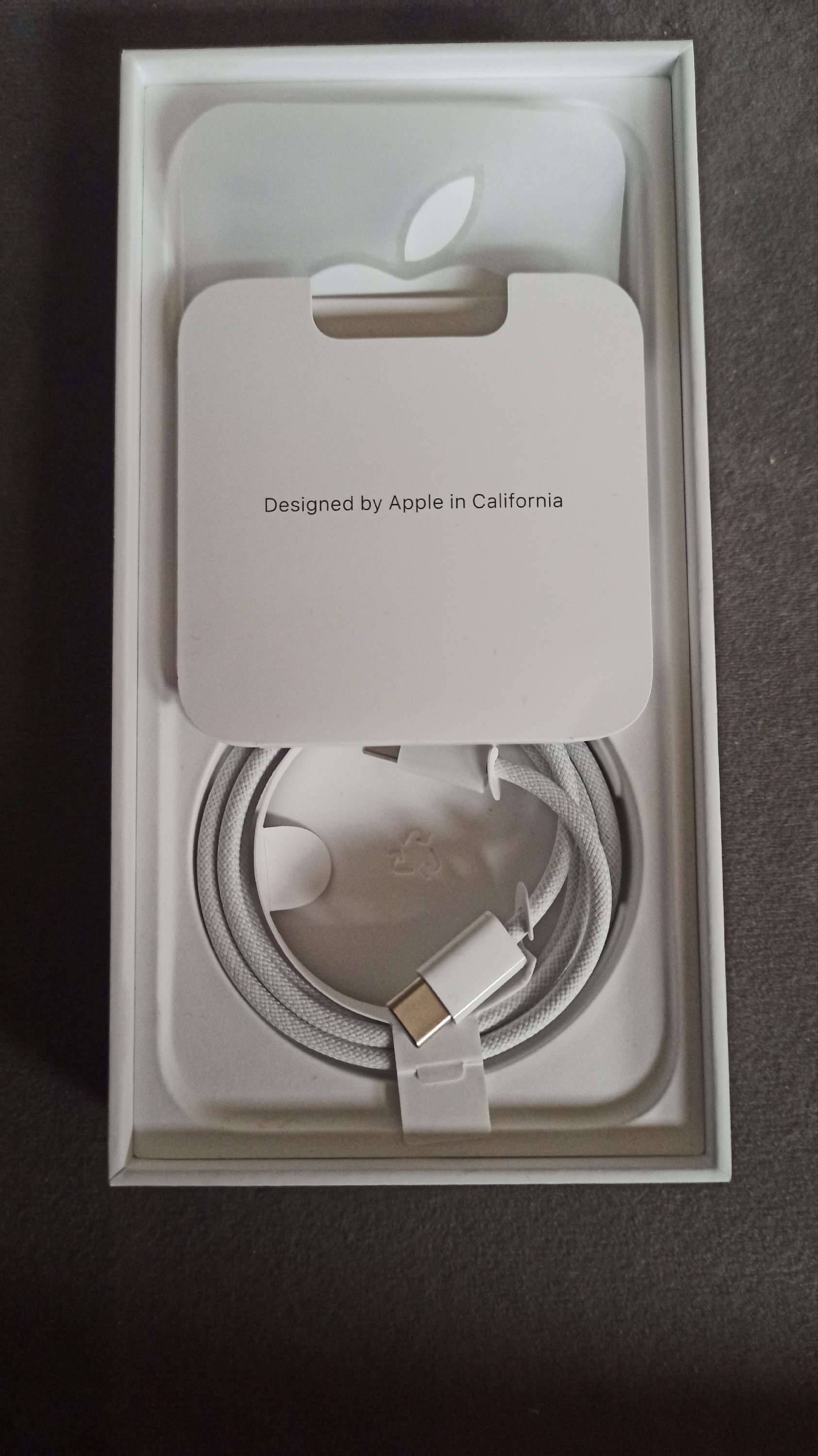 Eladó IPhone 15 Pro Max fekete titán