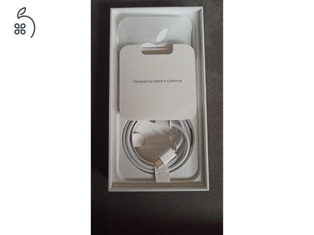 Eladó IPhone 15 Pro Max fekete titán