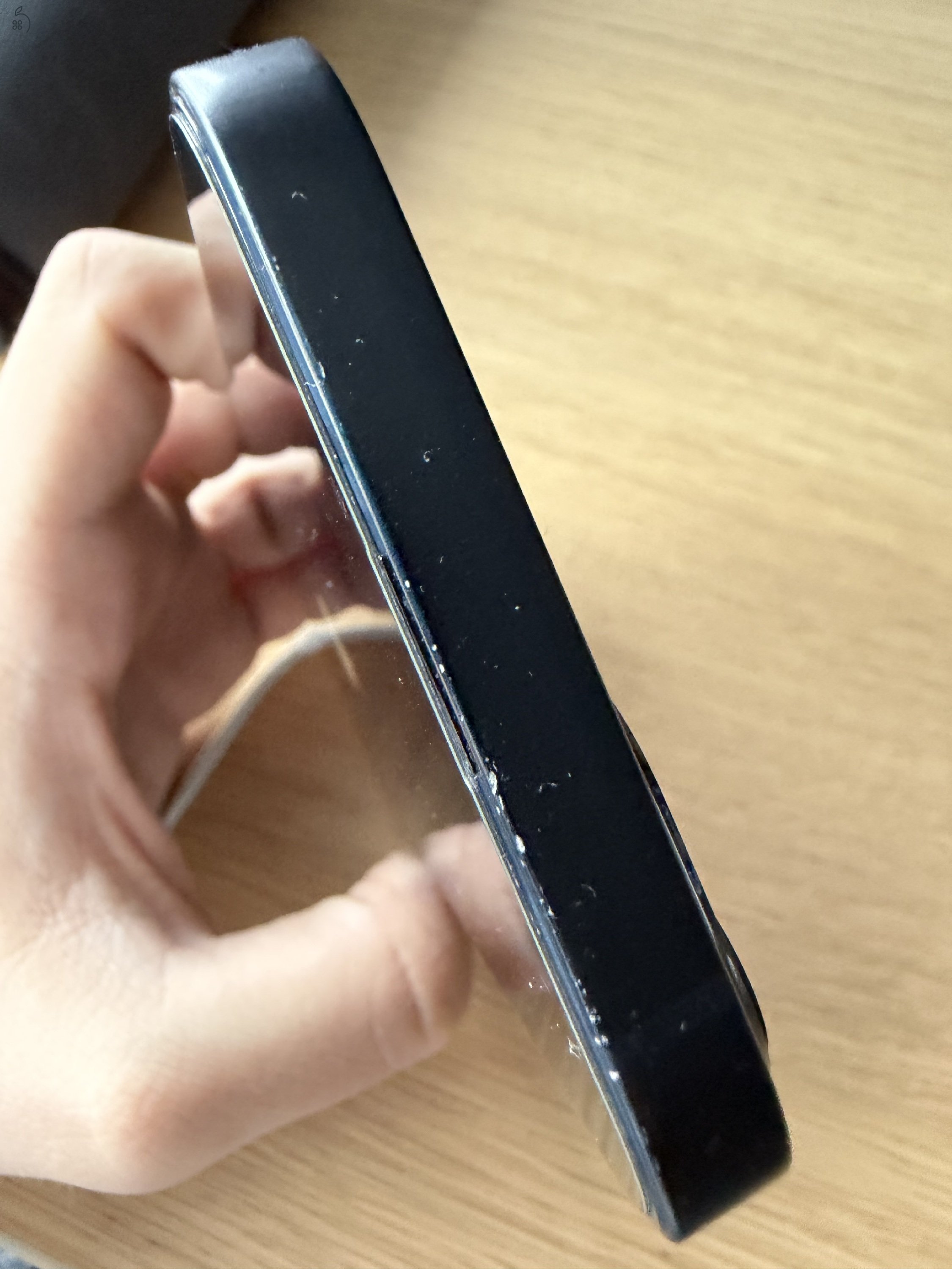 Eladó Iphone 13 Fekete színben