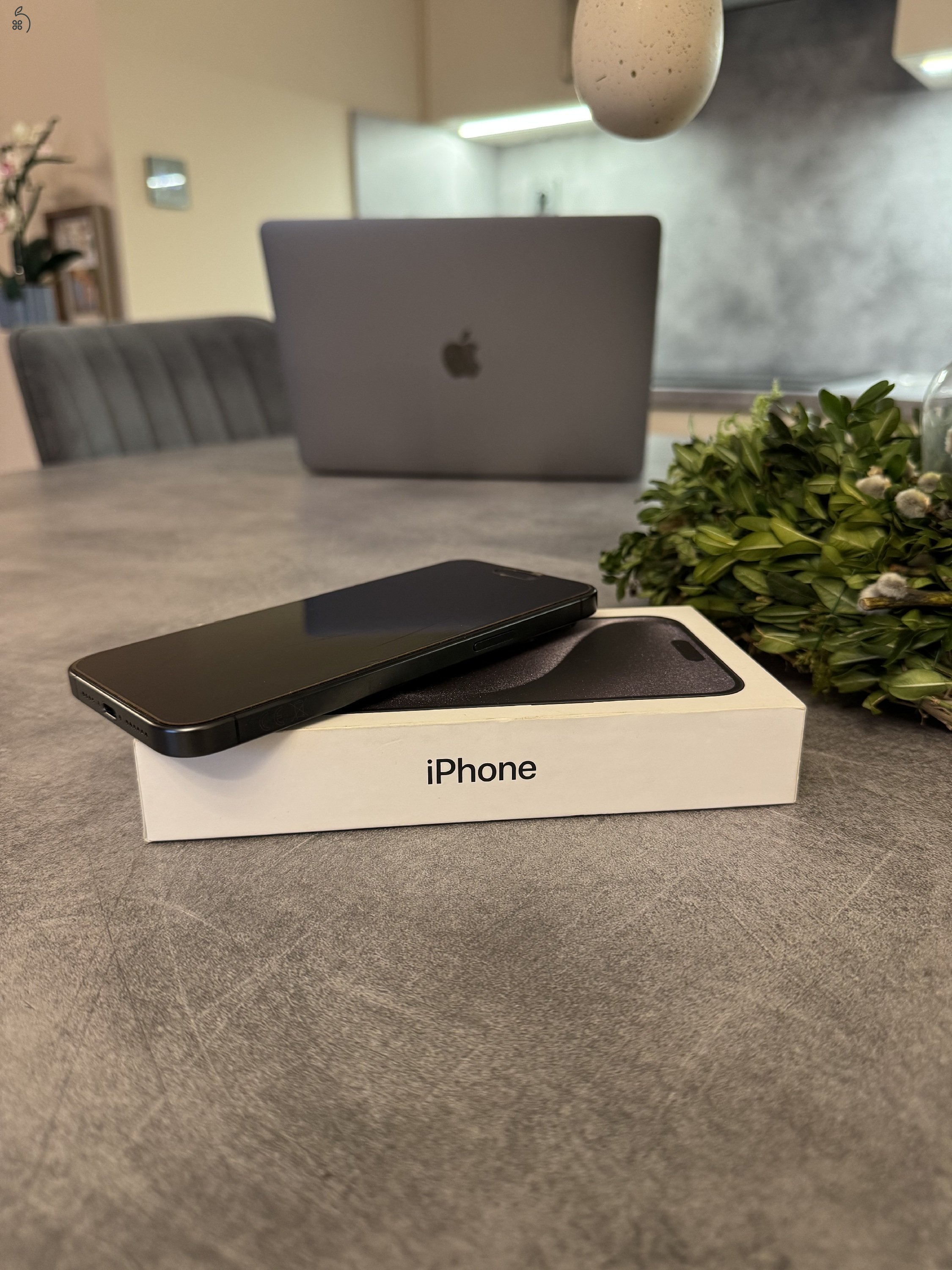 Újszerű iPhone 15 Pro Max