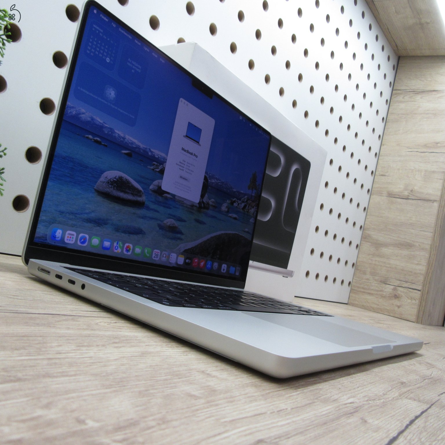 Apple MacBook Pro 14 M3 Pro (2023) 18GB/500GB karcmentes 100% akku 94 ciklus