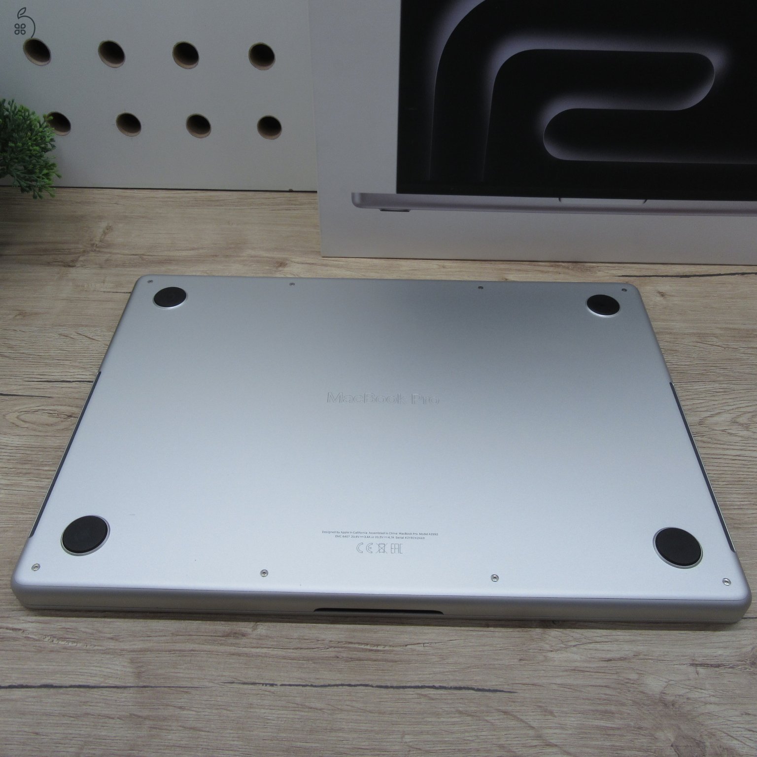 Apple MacBook Pro 14 M3 Pro (2023) 18GB/500GB karcmentes 100% akku 94 ciklus