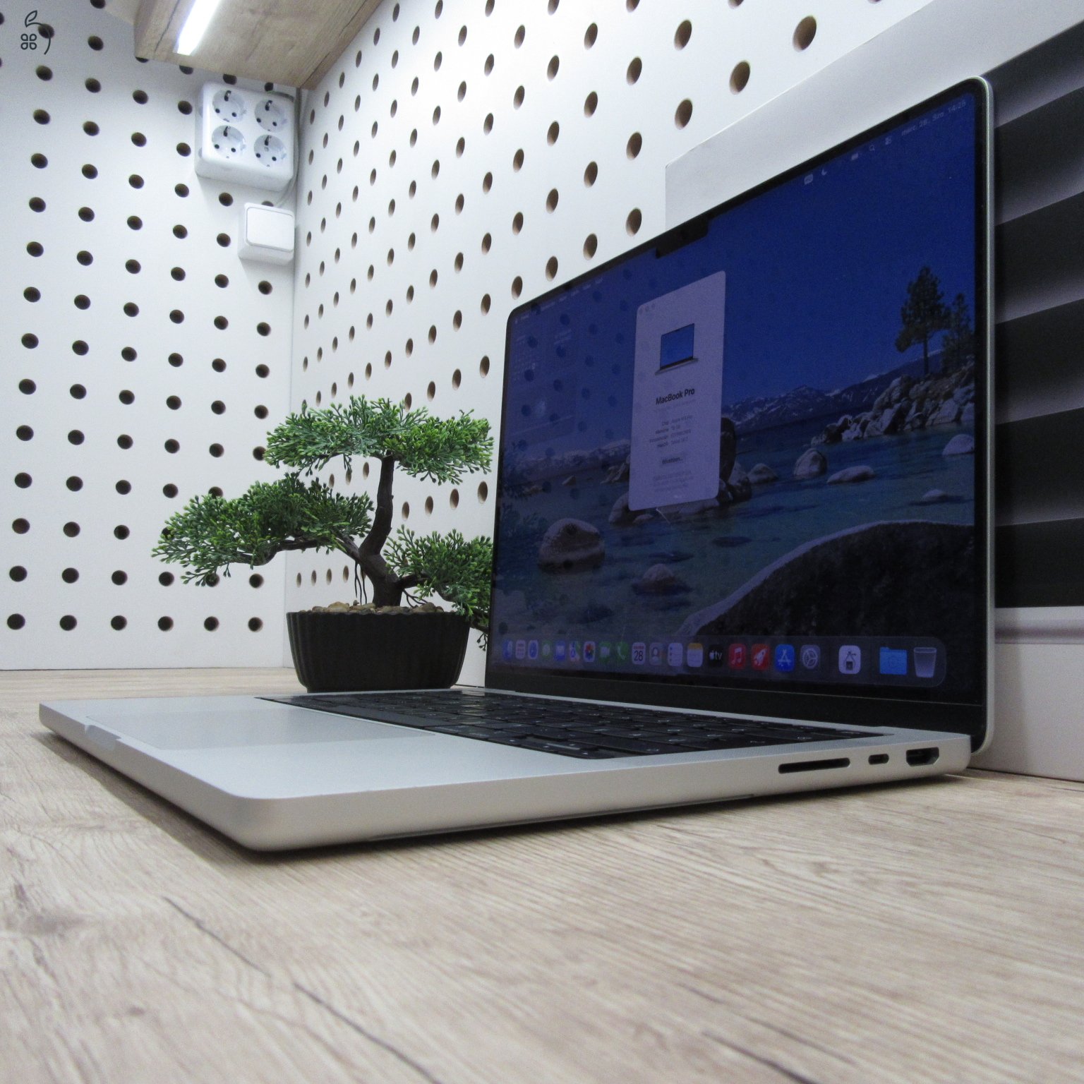 Apple MacBook Pro 14 M3 Pro (2023) 18GB/500GB karcmentes 100% akku 94 ciklus