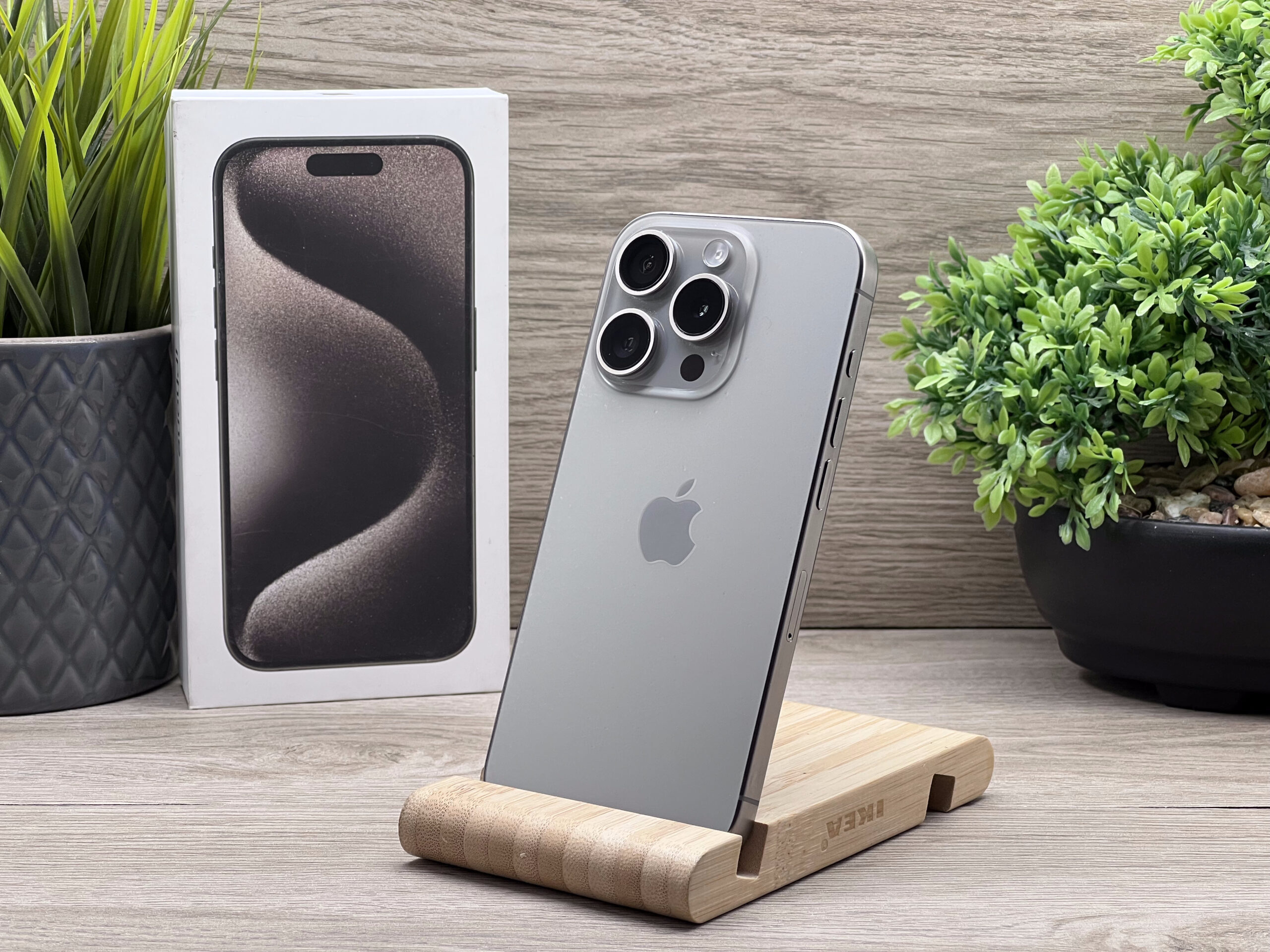 Hibátlan iPhone 15 Pro Natural Titanium 128GB 2 ÉV Garanciával 90%