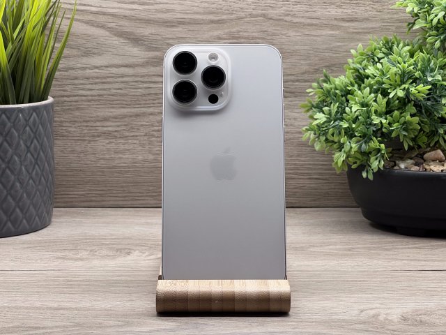 Hibátlan iPhone 15 Pro Max White Titanium 256GB 2 ÉV Garanciával 90%