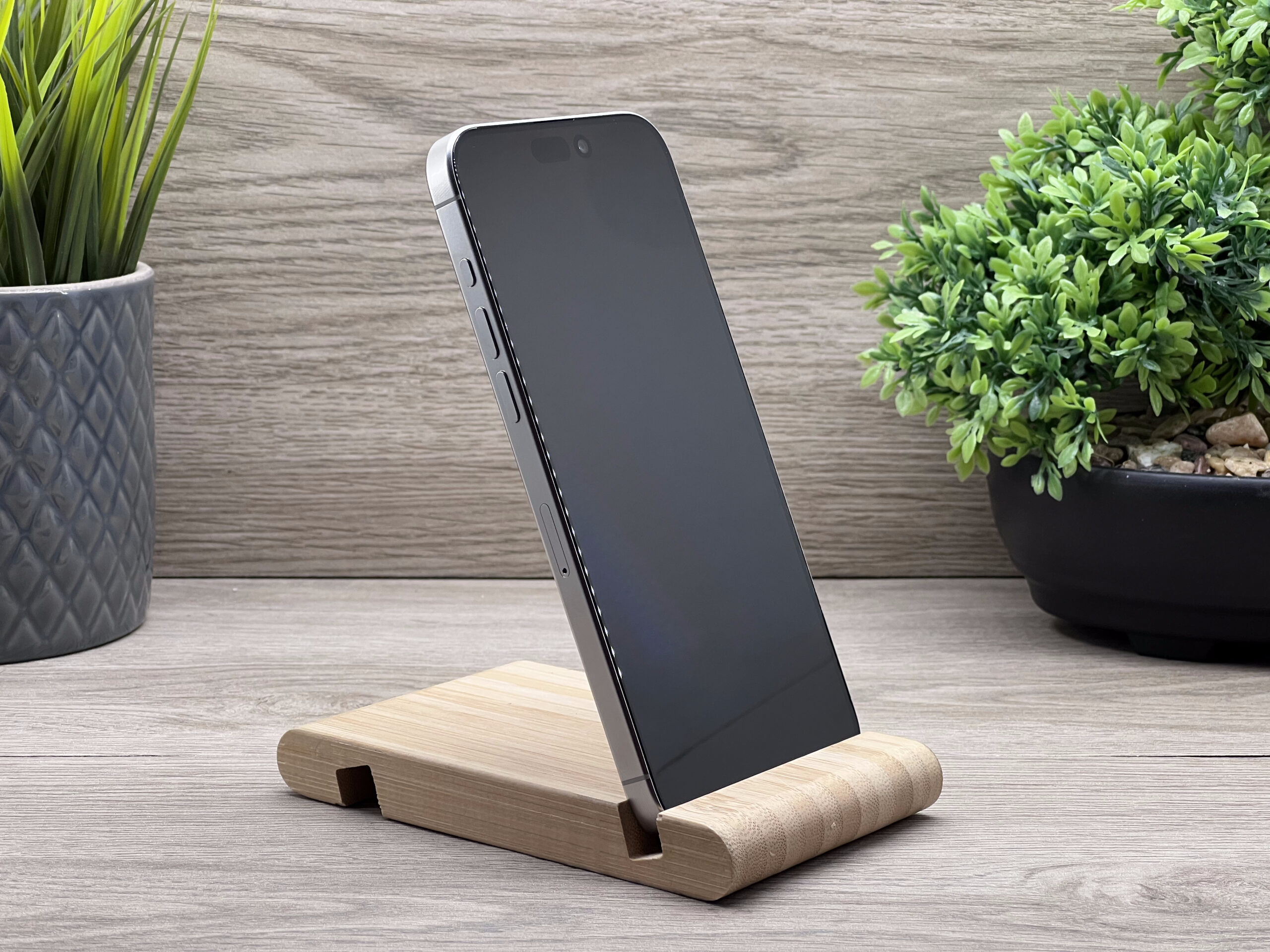 Hibátlan iPhone 15 Pro Max White Titanium 256GB 2 ÉV Garanciával 90%