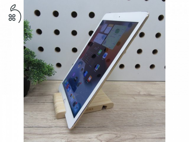 Apple iPad Air 2 A8X (2014) 16GB Cellular használt